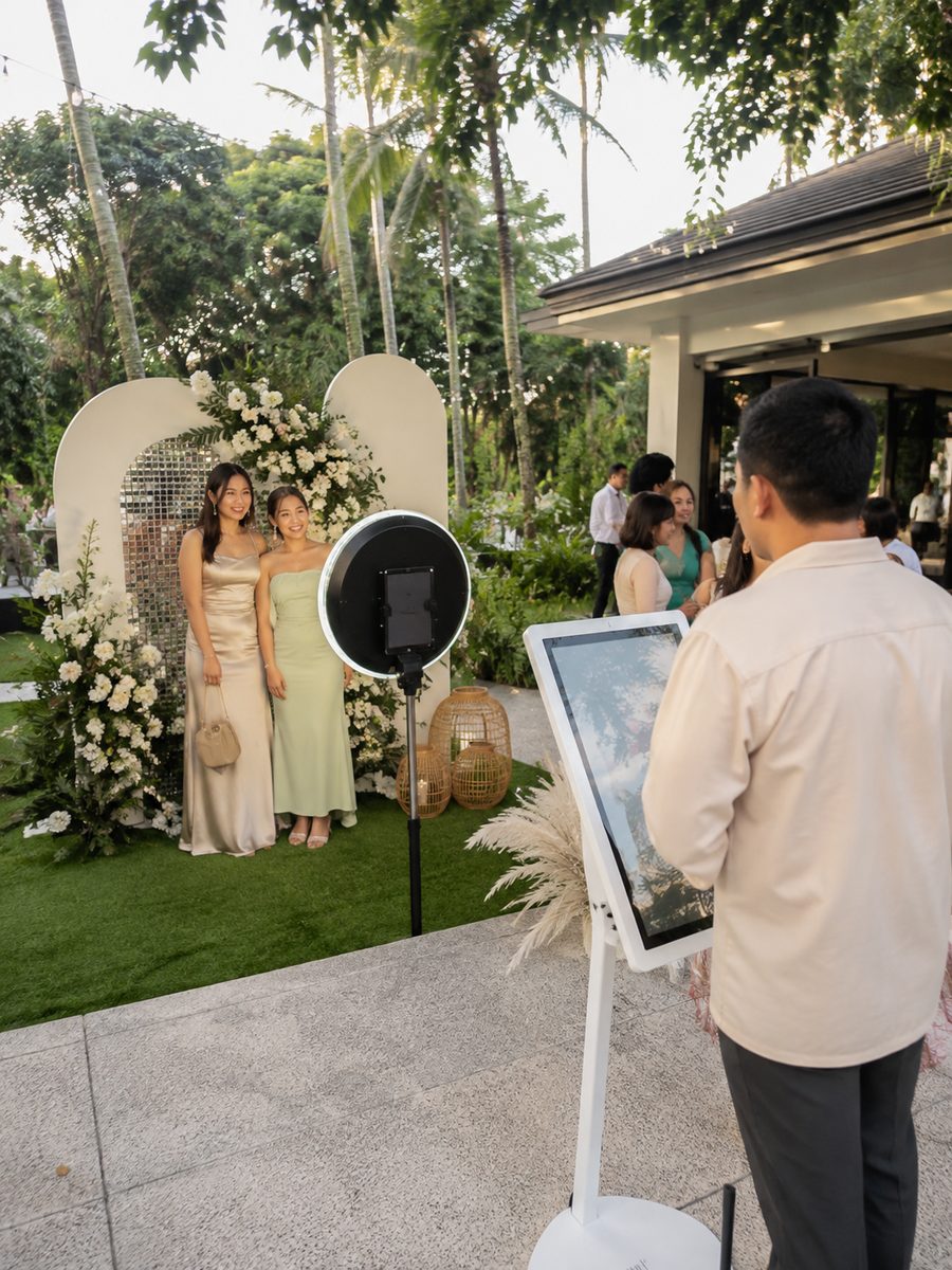Photo Booths & Interactive Media